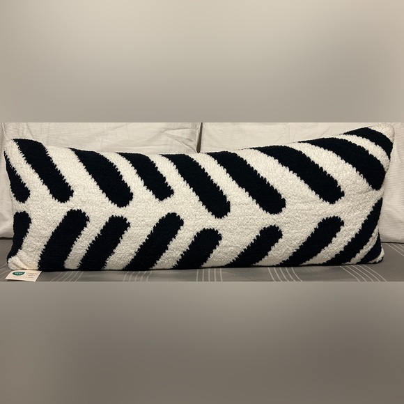Black and White Oversize Lumbar Pillow
Sunday Citizen - Picture 5 of 9